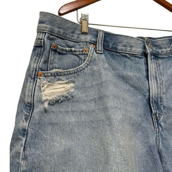 GAP Womens 35 20R Medium Wash Cut-Off Low Stride Rise Jean Shorts raw hem - Picture 3 of 5